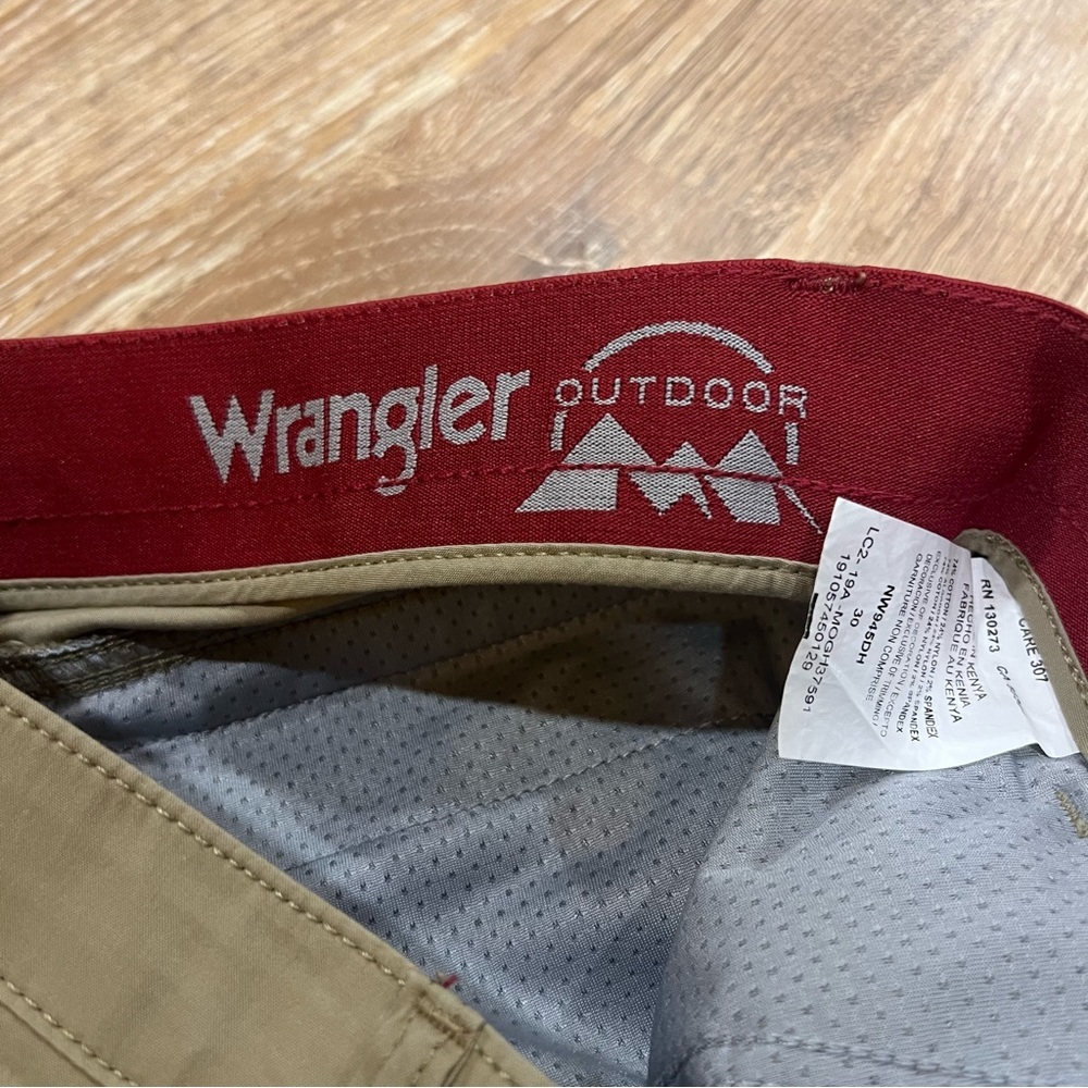 Wrangler Outdoor Shorts - Picture 4 of 4